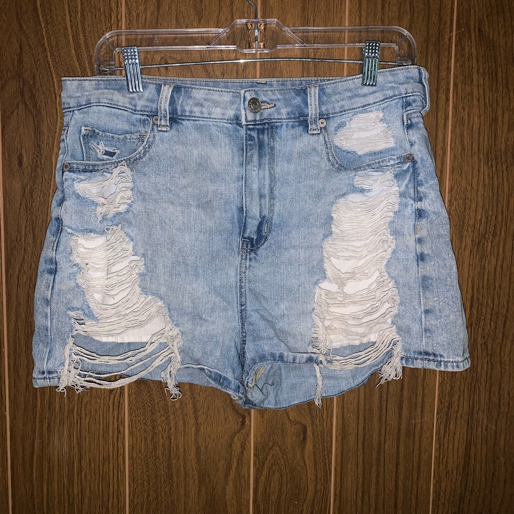 American Eagle Mom Short